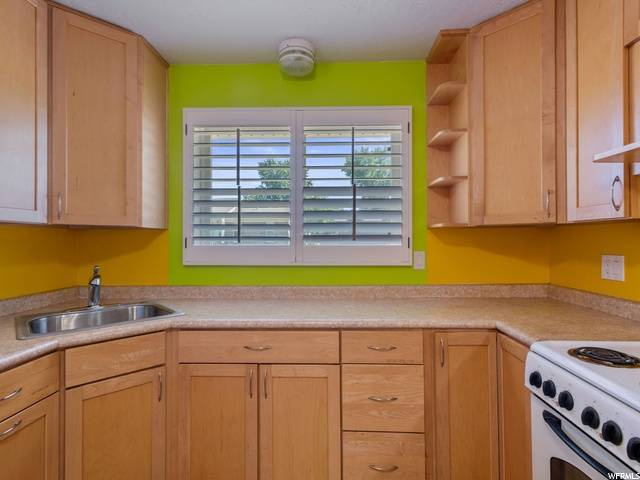 871 E Baker Dr, Midvale, UT 84047 — photo 7