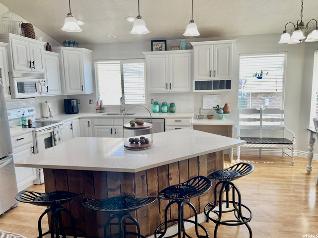 Kitchen (new countertops and backsplash