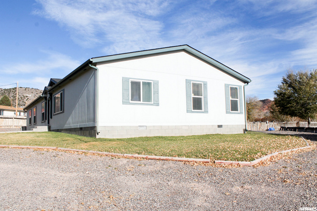 60 N Center St E, Bicknell, UT 84715 — photo 7