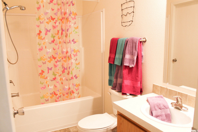 60 N Center St E, Bicknell, UT 84715 — photo 4