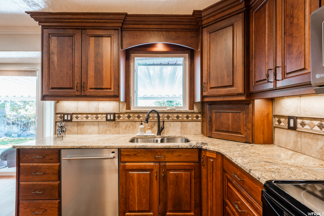 11735 S Watson Rd E, Sandy, UT 84092 — photo 9