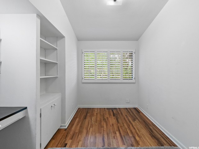 front office/den