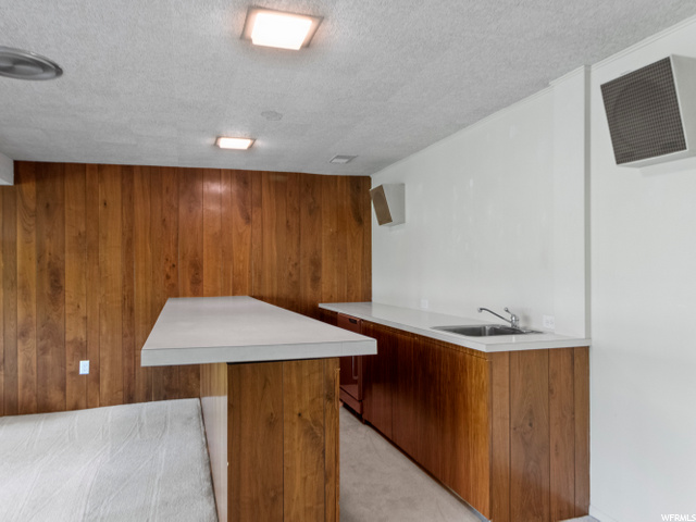 wet bar w tons of cabinets storage
