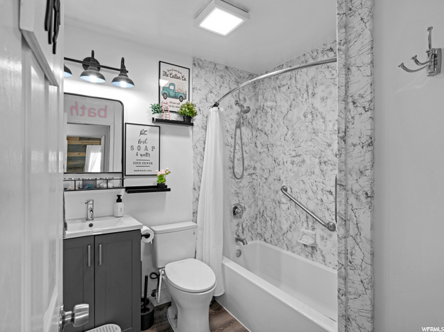 Upstairs Full Bath