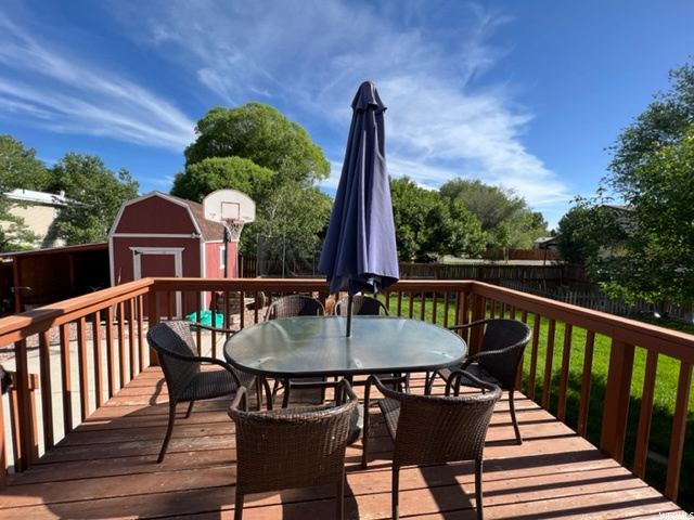 Beautiful Back Yard Deck