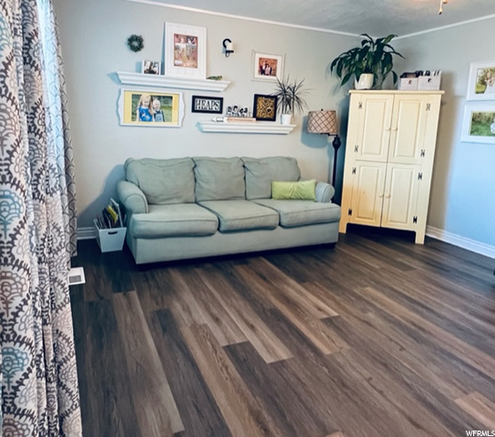 Front Room. New Flooring & Paint.