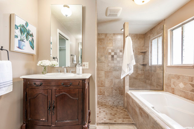 Primary Suite Bathroom