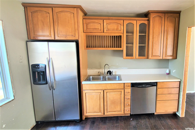 Fridge in included