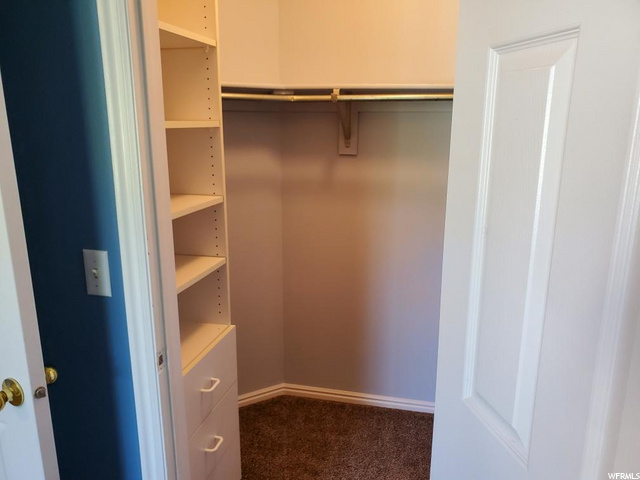 Walk-in Closet Bedroom 1