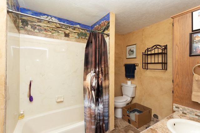 Full Bathroom