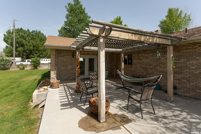 Relaxing Back Patio Area