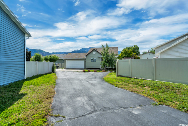 862 Sunflower Dr, Ogden, UT 84404 — photo 2