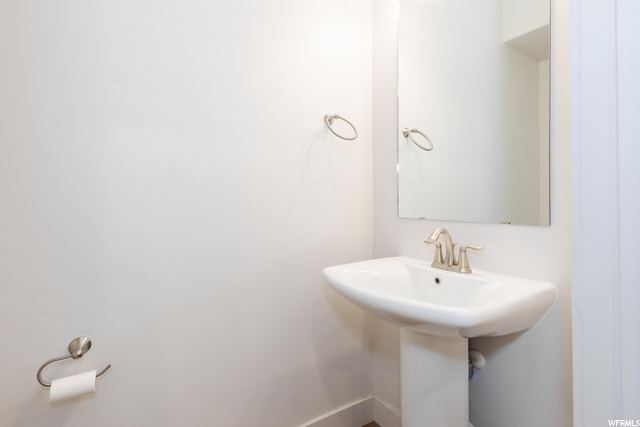 389 S 1580 E, Hyrum, UT 84319 — photo 7