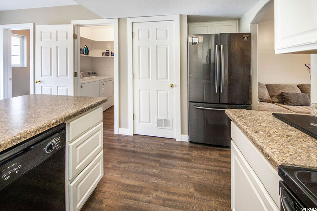 19 N Somerset Pl, Logan, UT 84321 — photo 5