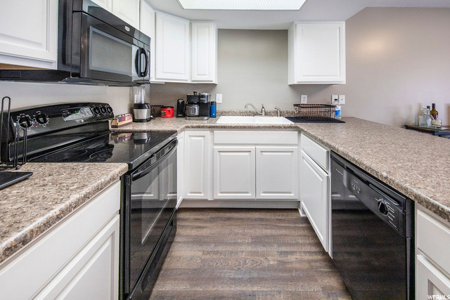 19 N Somerset Pl, Logan, UT 84321 — photo 4