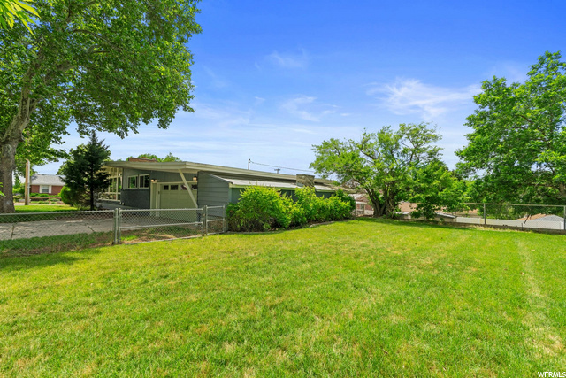 895 Simoron Dr, Ogden, UT 84404 — photo 11
