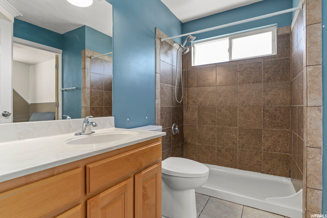 Main Bath with private BR access