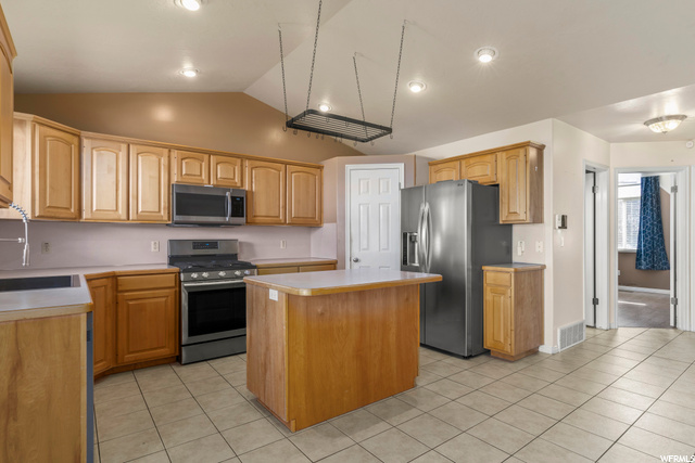 2189 S 875 E, Clearfield, UT 84015 — photo 8