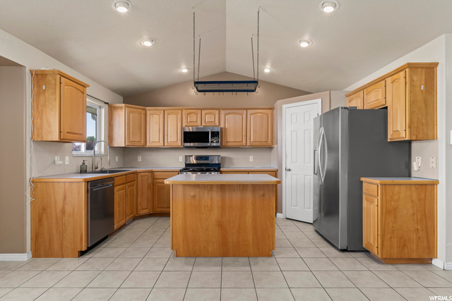 2189 S 875 E, Clearfield, UT 84015 — photo 9