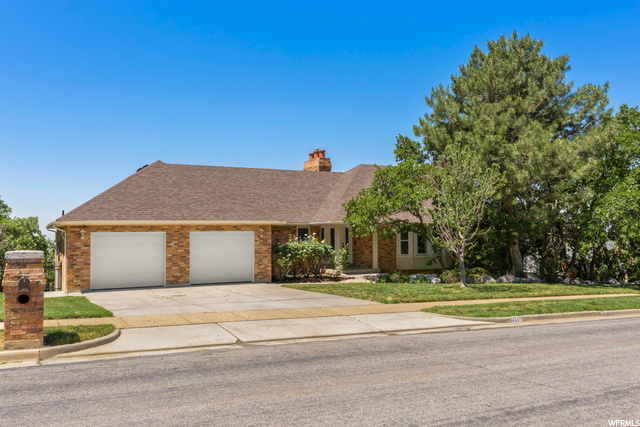 4247 S Lakeview Dr E, Ogden, UT 84403 — photo 2