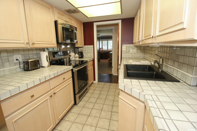 4992 S 938 E, Murray, UT 84117 — photo 12