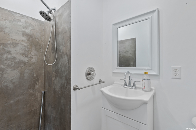 8869 S 60 E, Sandy, UT 84070 — photo 11