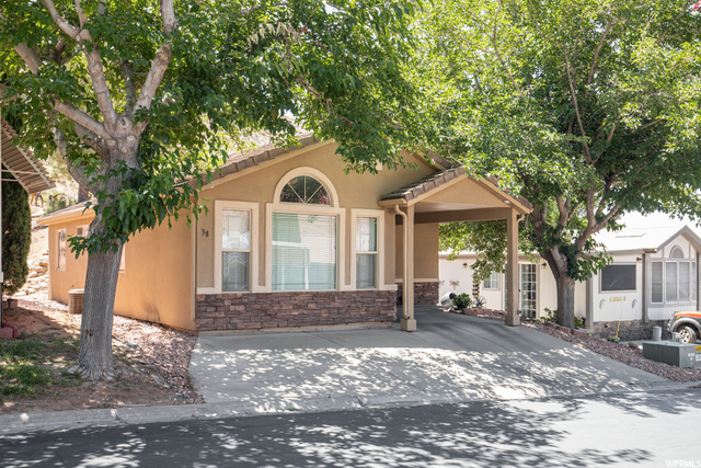38 Redbluff Dr, Hurricane, UT 84737 — photo 2