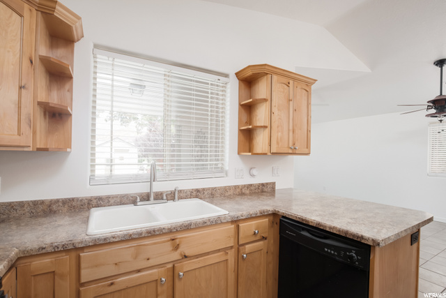 38 Redbluff Dr, Hurricane, UT 84737 — photo 11