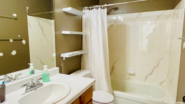 Upstairs hall bath