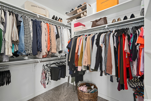 OWNERS CLOSET