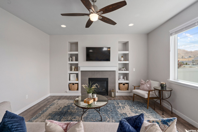 MAIN LIVING ROOM