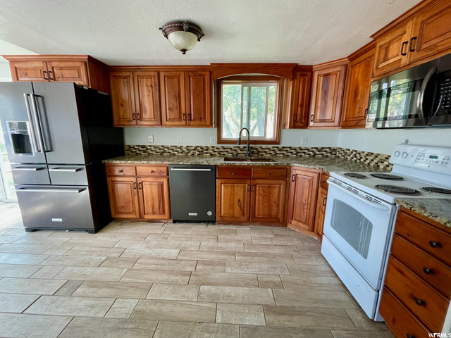 240 E 400 N, Mona, UT 84645 — photo 4