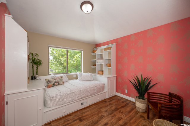 Upstairs bed 1