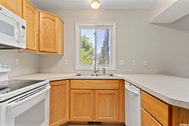 846 W 1930 N, Clinton, UT 84015 — photo 10