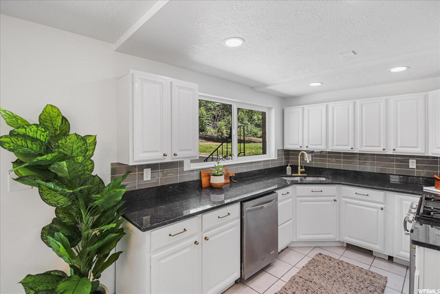 1104 Maxfield Dr, Ogden, UT 84404 — photo 9