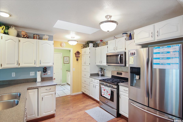 1367 N Brookhurst Cir, Centerville, UT 84014 — photo 8