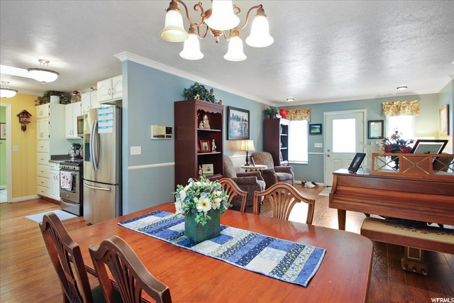 1367 N Brookhurst Cir, Centerville, UT 84014 — photo 3