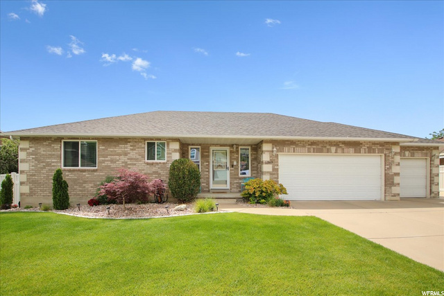 1367 N Brookhurst Cir, Centerville, UT 84014 — photo 2