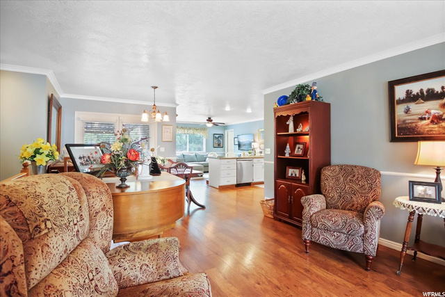 1367 N Brookhurst Cir, Centerville, UT 84014 — photo 4