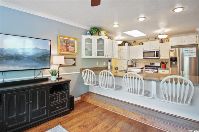 1367 N Brookhurst Cir, Centerville, UT 84014 — photo 9
