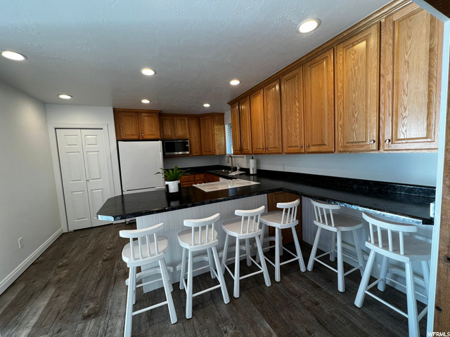 Kitchen With Barstools Included