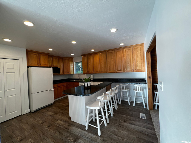 Kitchen with Bar