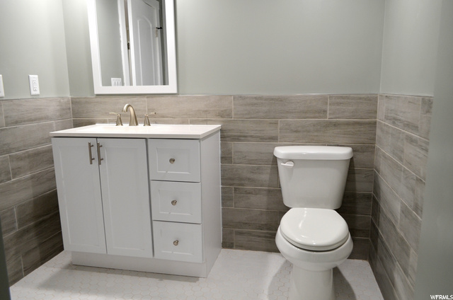 New Downstairs Bathroom