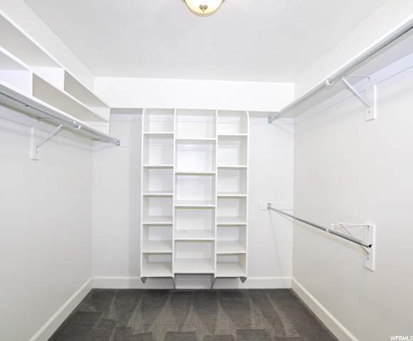 MB Walk-in Closet