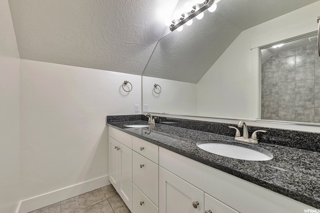 Upper Bathroom
