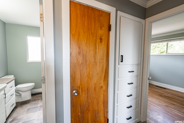 Bath on Main, Built Ins