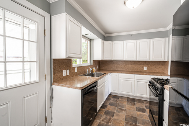 Bright and Light Kitchen