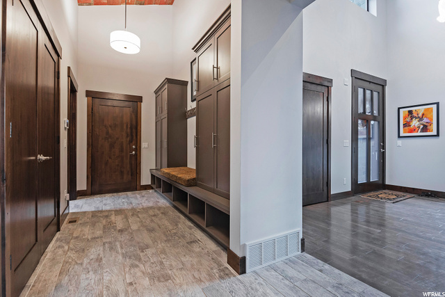 Mud Room & Entry