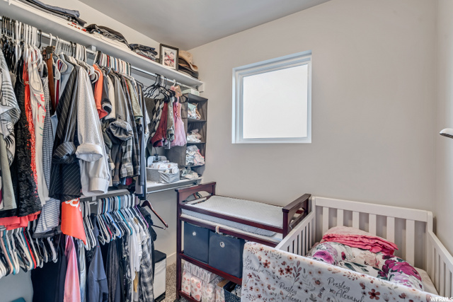 WALK-IN MASTER CLOSET