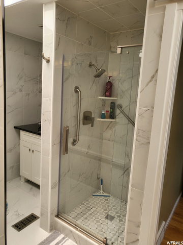 Grand master bath 3